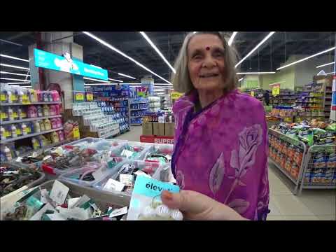 Видео: 71. Продолжаем развлекаться без мужа в индийском торговом центре. Бангалор с Хеленой.