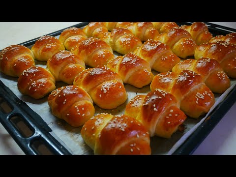 Видео: Рогалики с сыром и колбасой  Выпечка в дорогу на перекус