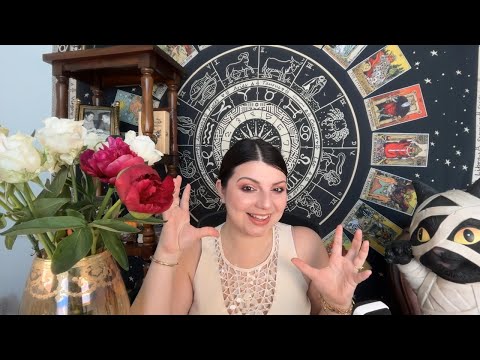 Видео: Ваша Карьера и Финансы до конца года. Таро Юлия Петрова