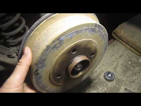Видео: Снятие тормозного барабана Renault Logan (brake drum)