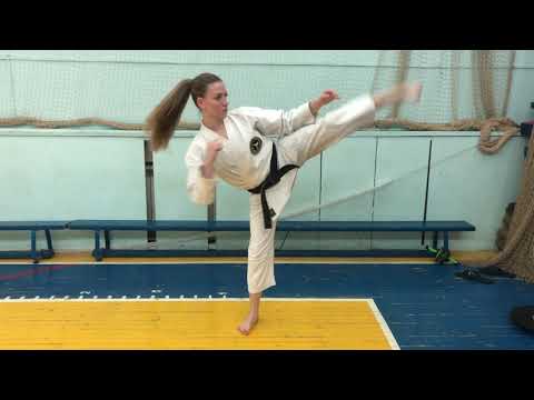 Видео: Азбука каратэ. Боковые удары ногами. Йоко-гери | Yoko-geri