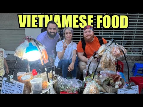Видео: STREET FOOD HEAVEN в Сайгоне, Вьетнам 🇻🇳 *Вьетнамская пицца*