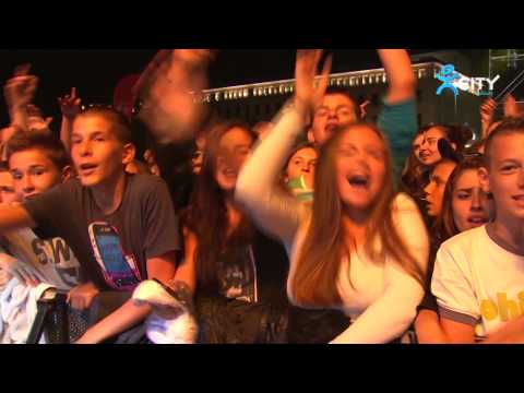 Видео: Leo, Igrata & Simo - Цяло лято Live @ Coca-Cola Happy Energy Tour 2014 Sofia