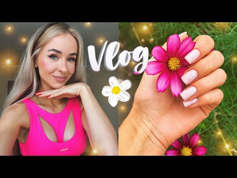 Видео: Осенний ВЛОГ| Сама себе покрасила волосы | Моя ежедневная косметичка | Уход за лицом🧖‍♀️