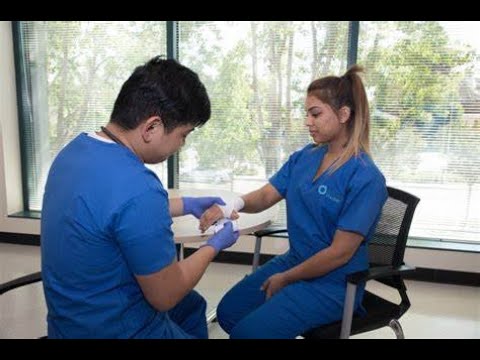 Видео: Как стать медсестрой/медбратом в Америке?