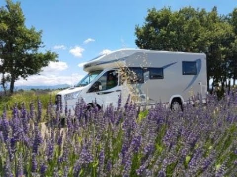 Видео: И немного о том, чем мы пользуемся в путешествиях! Техническое оснащение  кемпера CHAUSSON TITANIUM