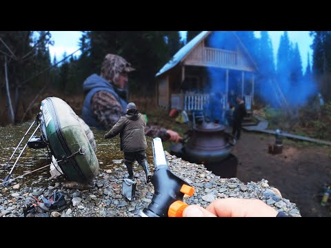 Видео: Порвал ЛОДКУ, отметили ДР и закрыли сезон!!! +18| Рыбалка| Клеим лодку| Встретили друзей| Отдых