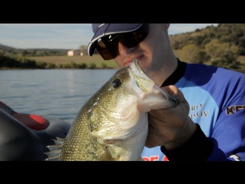 Видео: ФИЛЬМ О ЛОВЛЕ БАССА (Italy BassOpen - 2012) оз. Больсена