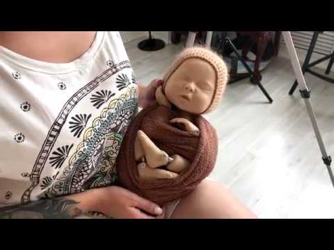 Видео: Обмотка малыша при съёмке новорожденных. Вариант 1