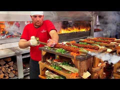 Видео: 30 поваров готовят 2000 порций кебаба каждый день — невероятная турецкая уличная еда