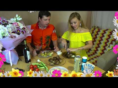 Видео: День РОЖДЕНИЯ! 🎂 Уже какой ГОД МНЕ 18 лет! 👱🏻‍♀️ Мукбанг (Итинг).