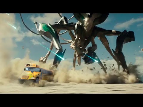 Видео: Школьный автобус подвергся нападению инопланетного существа, которое вторглось на землю.