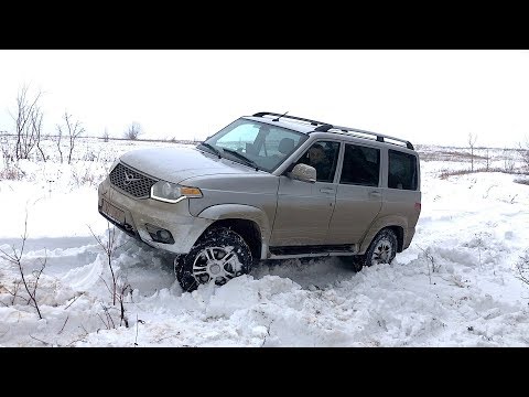 Видео: УАЗ ПАТРИОТ против LADA NIVA 2121 на бездорожье . Джиппинг покатушки по снегу