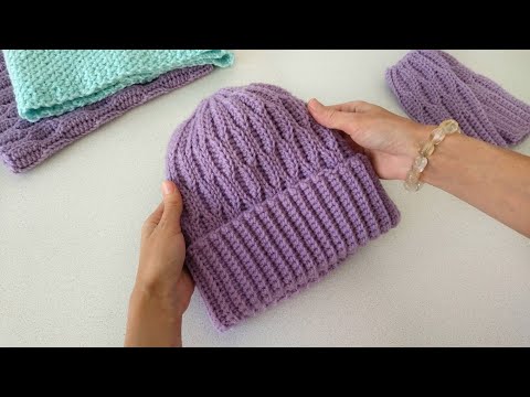 Видео: Красивая шапка крючком из одного мотка. Узор "Соты" . Шапка с отворотом  / Crochet hat