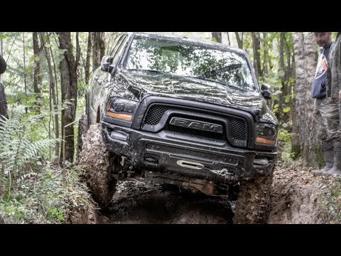 Видео: Dodge Ram и Suzuki Jimny против Вранглеров