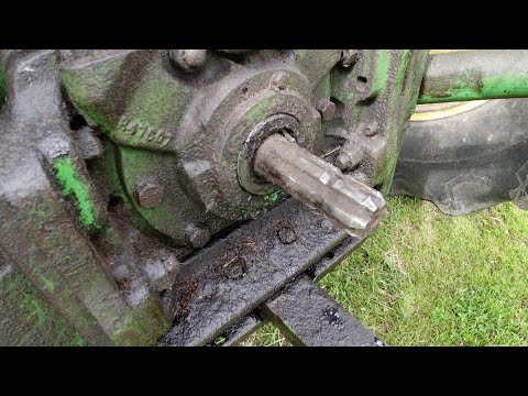 Видео: Учебное пособие: Как заменить валы отбора мощности на тракторе John Deere.