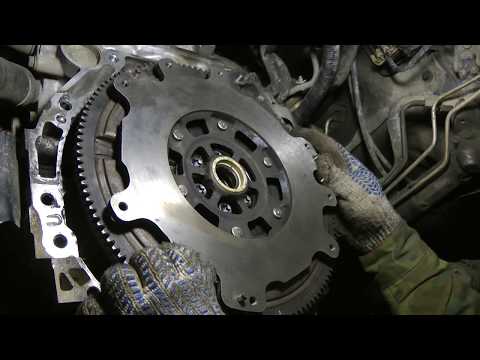 Видео: X-Trail T30,QR25DE Ремонт двух массового маховика