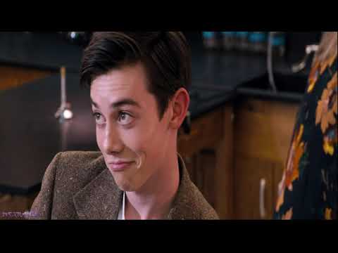 Видео: ►Дылда. Tall Girl (2019). Почему он носит учебники в ящике? Момент из фильма.