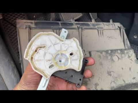 Видео: Утечка фреона через клапан трв и замена сервопривода выбора направления воздуха Hyundai Tucson 1