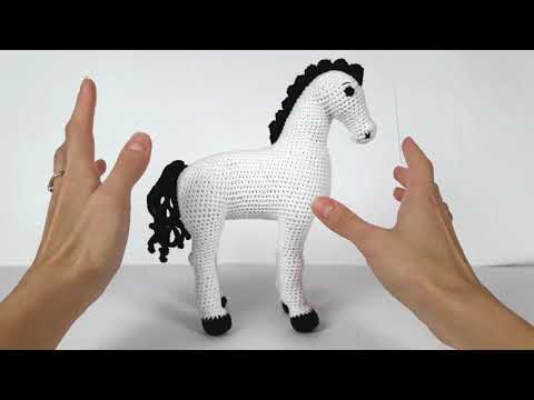 Видео: Лошадь крючком. Видеообзор вязаной лошадки. Crochet horse