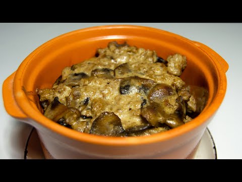 Видео: Драники из картошки запечённые в горшочке с грибами и мясом (Бандуряники)