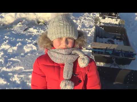 Видео: Белое море . Ловля корюшки .