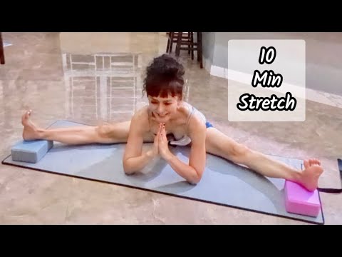 Видео: 10-минутная растяжка для гибкости 50+ ✨