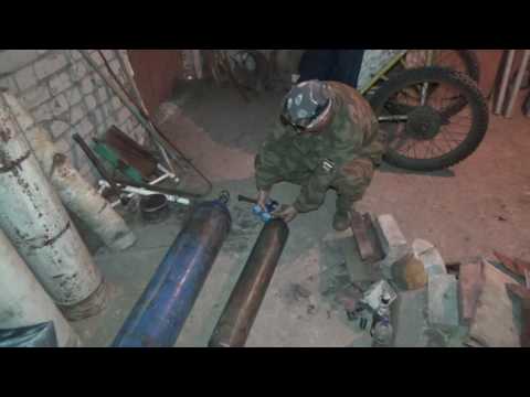 Видео: Газосварка .Как заправить 10л. балоны