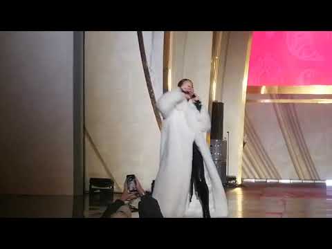 Видео: Нюша Новогодний концерт «Звезды Русского радио»