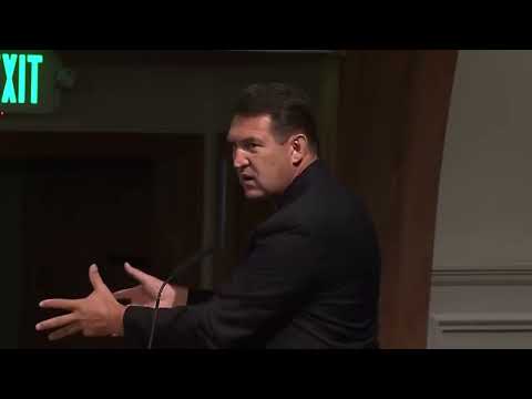 Видео: Сильная проповедь. Oпасности последнего времени. Вениамин Назарук.