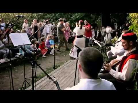 Видео: Бело Платно.Усадебник в Этно Кузне 2014 | Belo Platno at Ethno-Kuznya