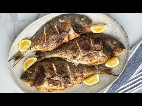 Видео: Запеченные в духовке морские лещи (ципуры)