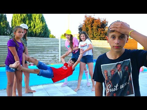 Видео: МАЛЬЧИКИ ПОПАЛИ!!! КТО ОКАЗАЛСЯ В БАССЕЙНЕ...