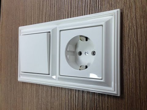 Видео: Как подключить выключатель с розеткой .