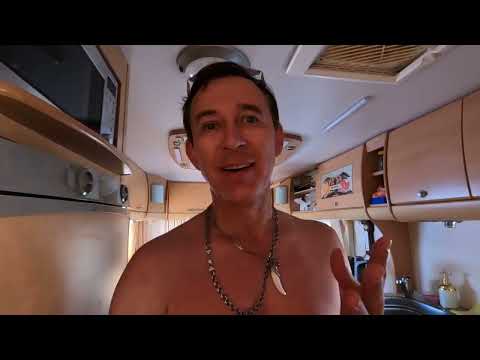 Видео: 3 ч. Жизнь в караване у моря