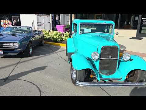 Видео: Уличная выставка раритетных авто Auburn Cord Duesenberg Festival: Cruise-In в г.Обёрн, Индиана.