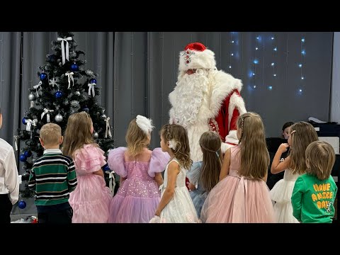 Видео: Новогодний утренник  в садике