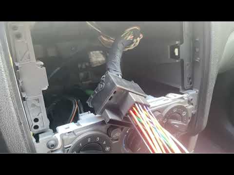 Видео: Автомобильный музыкальный адаптер Bluetooth 5.0 AUX на Ford,магнитола 6000CD. Aliexpress