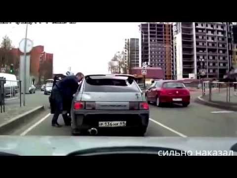 Видео: Жестко наказали хамов на дороге - подборка #2