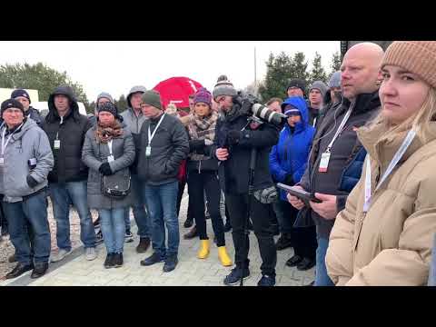 Видео: Лазерный Отпугиватель скворцов, демонстрация на голубичной конференции в Польше