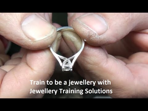 Видео: Кольцо-солитер «перекрестная корзина»