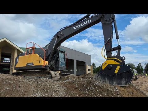 Видео: Ковш экскаватора-дробилки