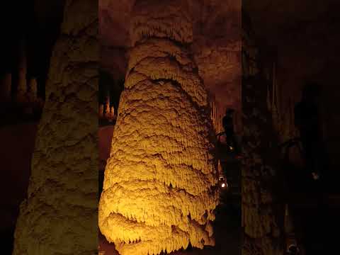 Видео: Сталактитовая пещера в Израиле. иврит: мэарАт hа-нэтифИм бэ-йисраЭль מערת הנטיפים בישראל