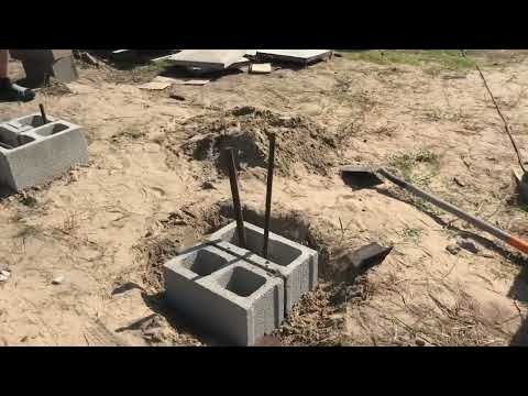 Видео: Забор из сквозного пескоблока или несъёмная опалубка ( пустотелый блок)