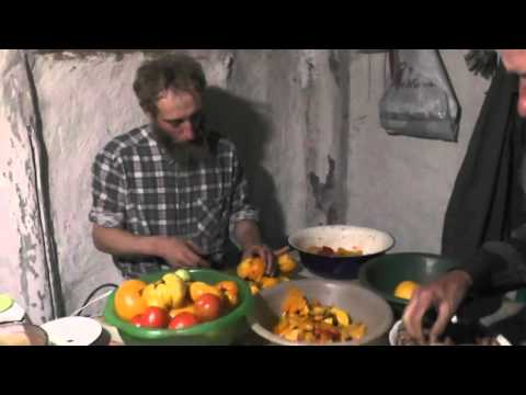 Видео: Орехи  морось  и напрасная лютость некоторых священников.