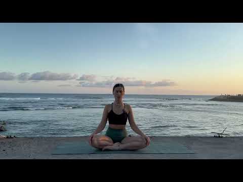 Видео: Зарядись на Полный День: 30-минутная Йога для Энергии и Тонуса Всего Тела