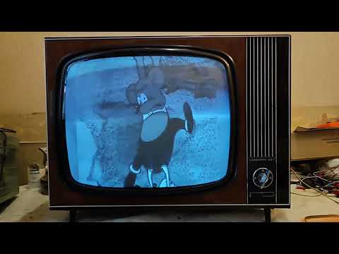 Видео: Унифицированный ламповый телевизор (УЛТ-47) "Славутич-201" в работе. 1972 год , СССР.