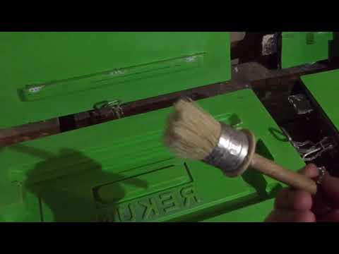 Видео: Заливка улья ППУ. Часть2