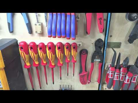 Видео: Организация верстака в мастерской