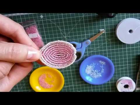 Видео: Орхидея из бисера. Часть 2. Лепесток в форме сердца.